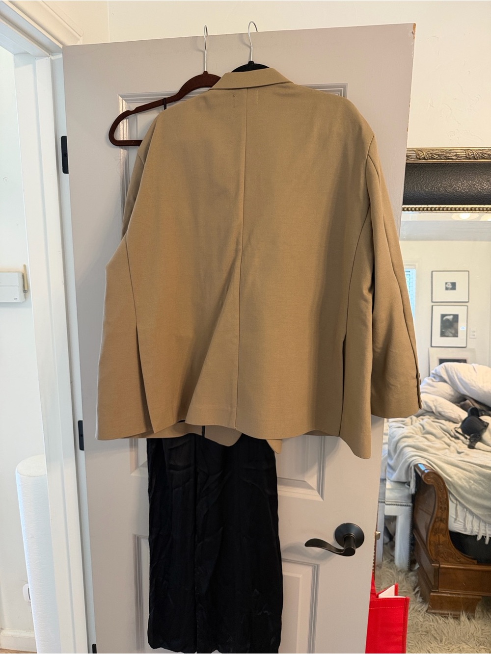 Frankie Shop Taupe Oversized Blazer very chic. Size is OS but fits like a 10/12 - Picture 8 of 15